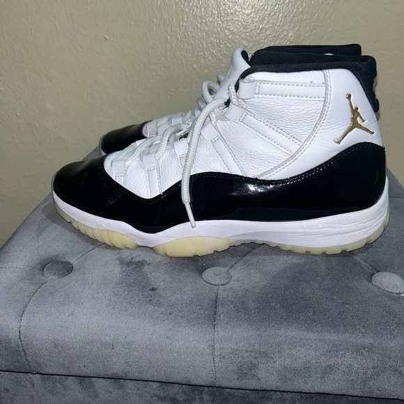 AIR JORDAN 11 RETRO 'GRATITUDE / DEFINING MOMENTS' MEN SIZE 10.5 - Picture 6 of 8